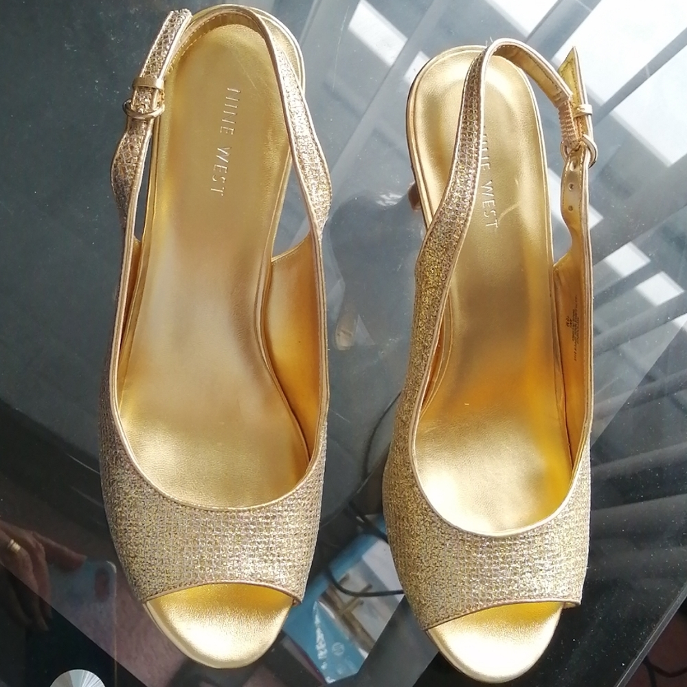Size 10 open toe gold shoes